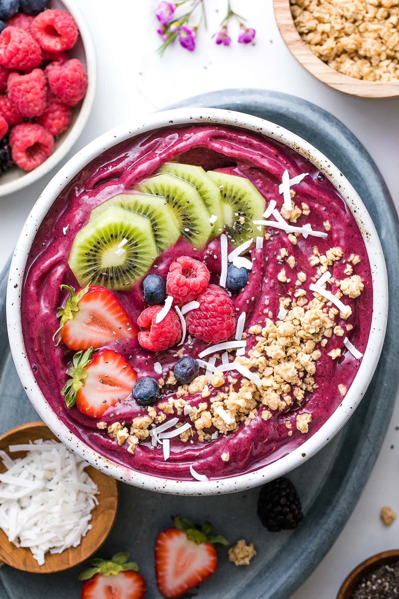 Vegan Berry Banana Smoothie Bowl